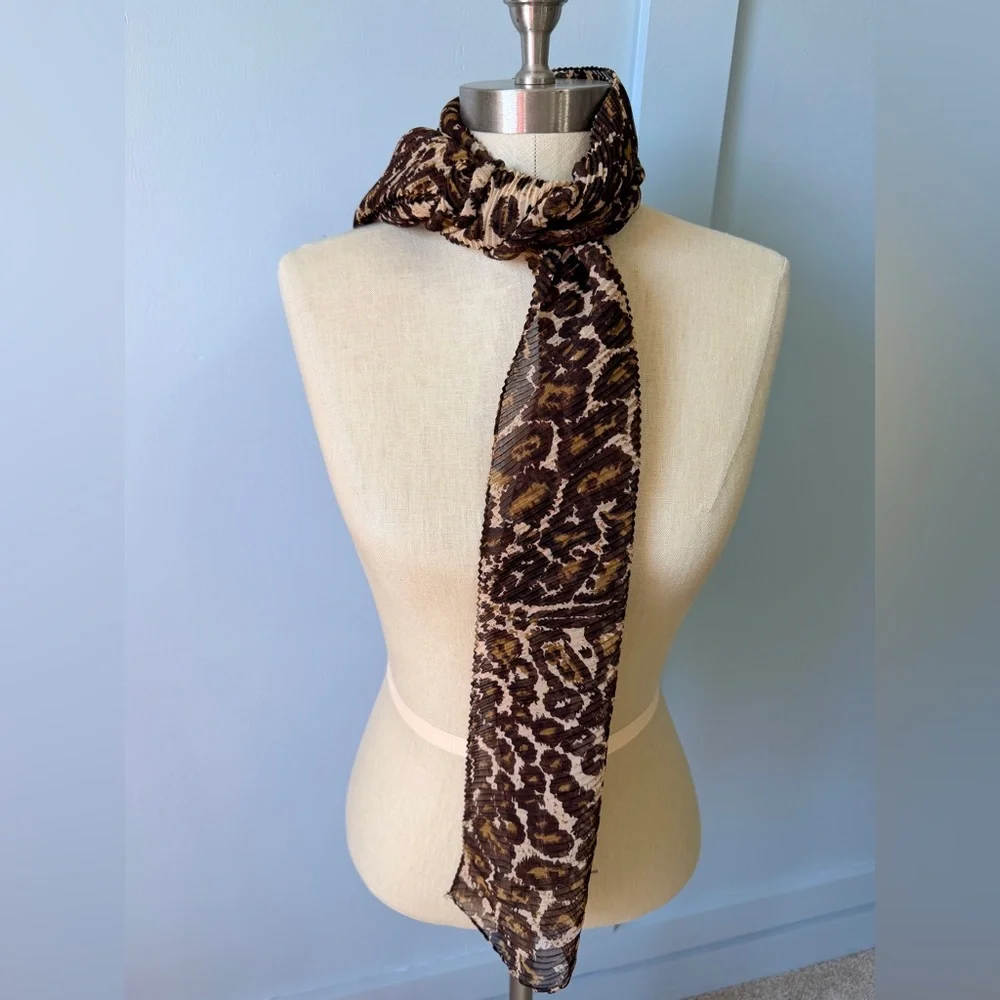 Chic Animal Print Scarf - Brown - Picture 1 of 5